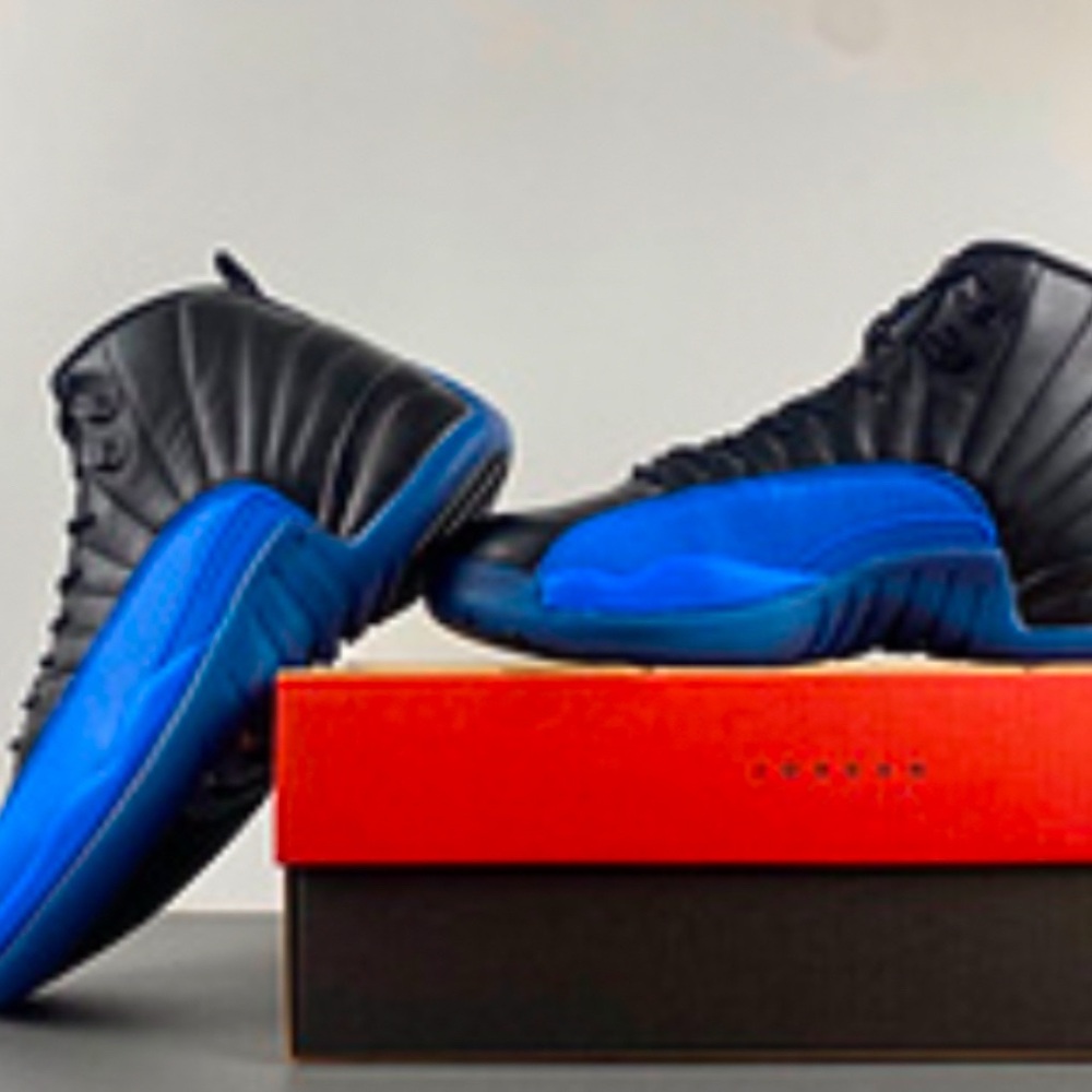 New Jordan Mids Black and Blue Sneakers size 9 No Low Offers Please. Ty